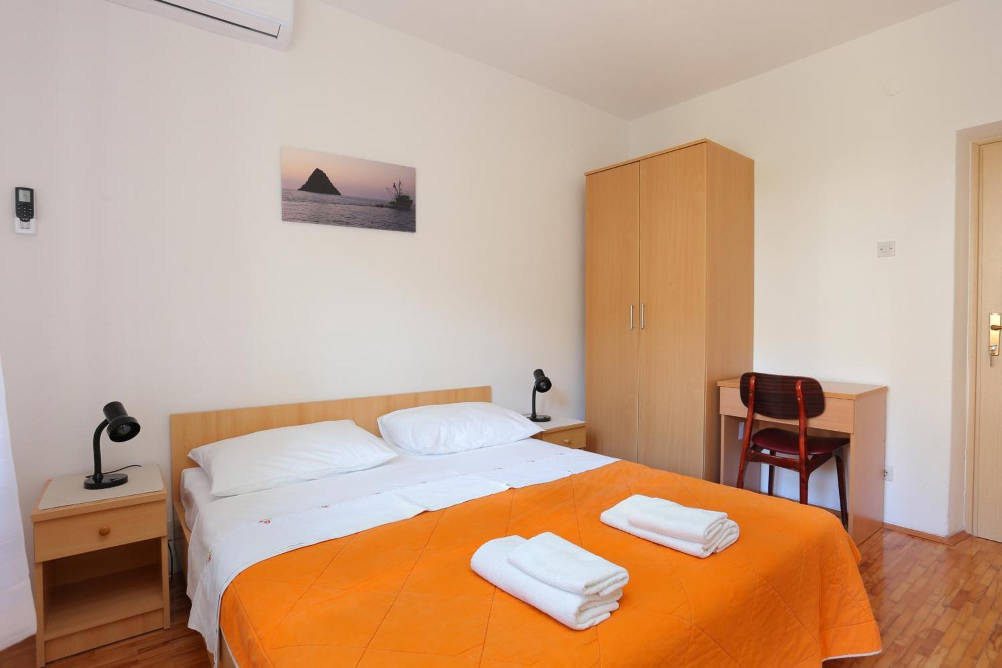 Apartments By The Sea Igrane, Makarska - 6653 Rom bilde