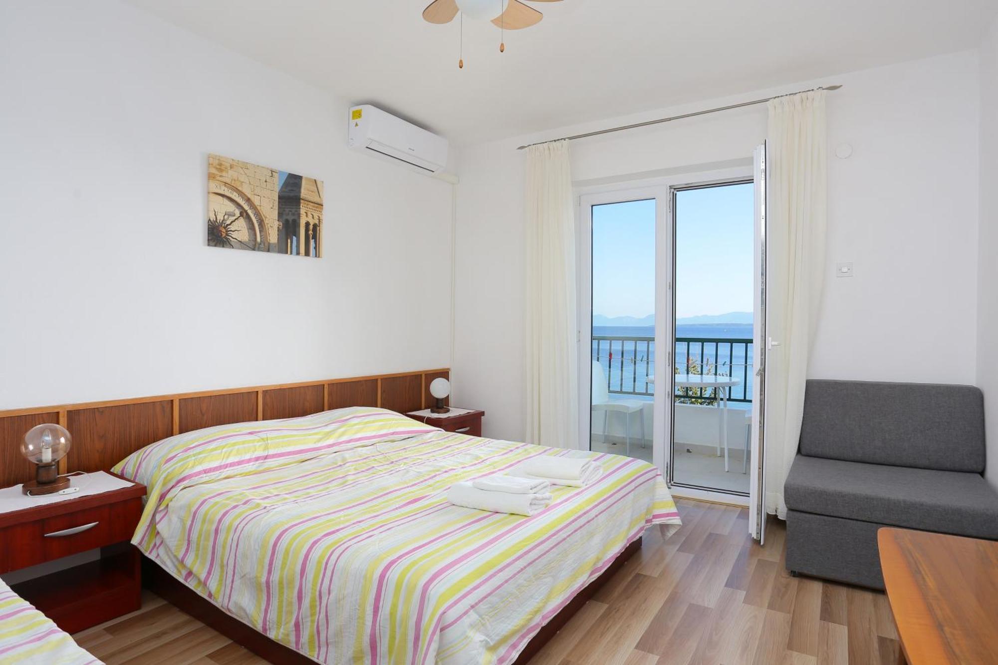 Apartments By The Sea Igrane, Makarska - 6653 Rom bilde